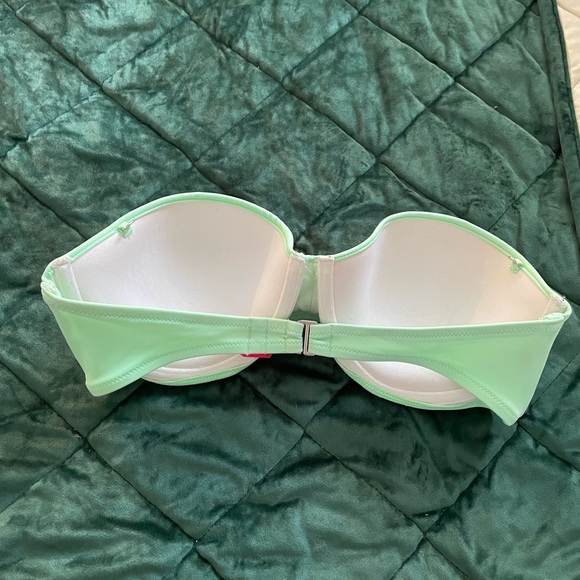 Bikini - Picture 2 of 3